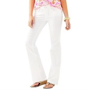 ✨ Lilly Pulitzer Worth Flare White Denim Jeans ✨
Size: 2
